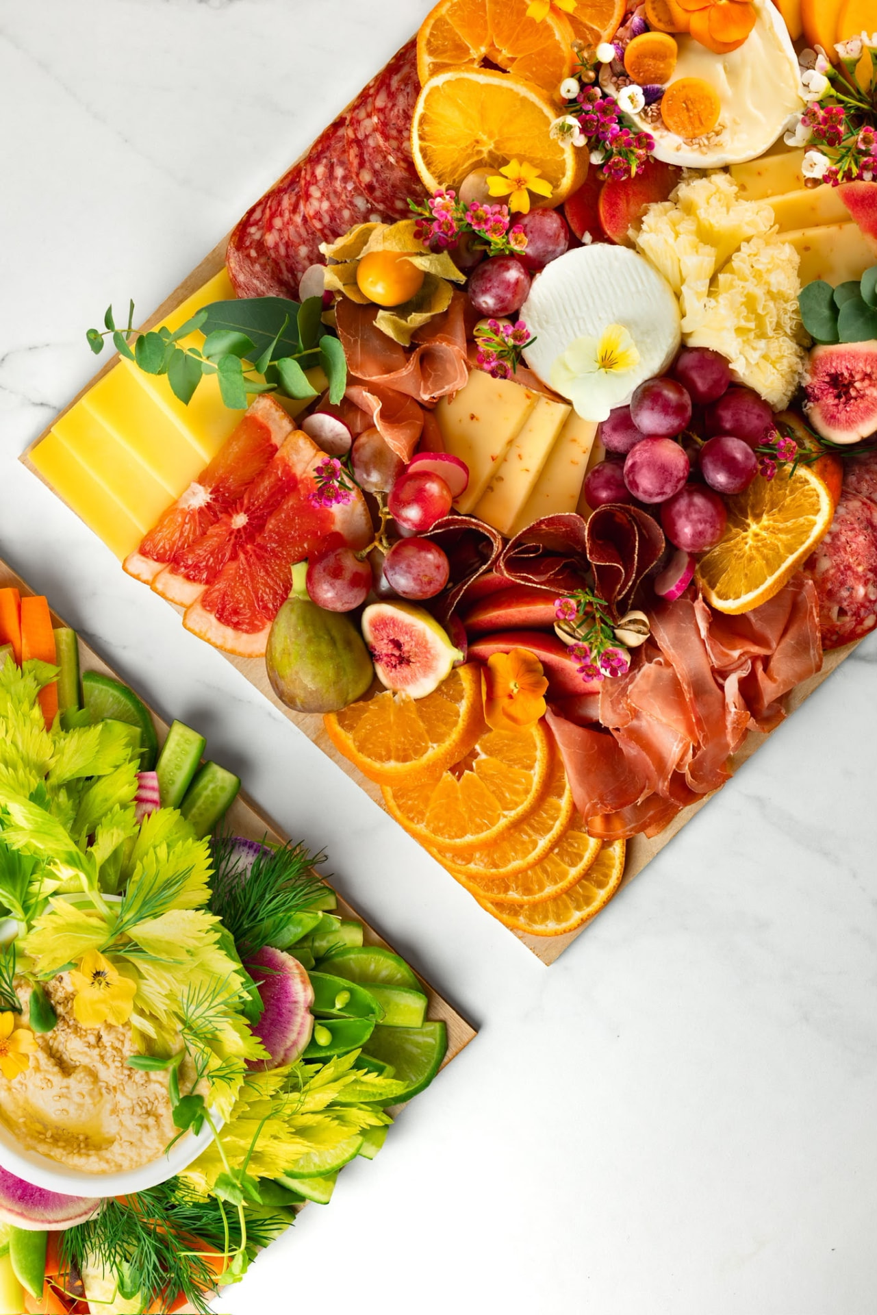 Planche WØFF de charcuteries, fromages et fruits frais
